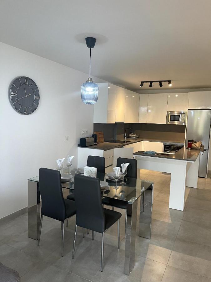 2-Bedroom-Apartment With A Terrace, Pool, Gym Málaga Esterno foto