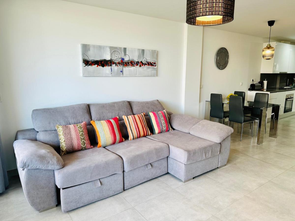 2-Bedroom-Apartment With A Terrace, Pool, Gym Málaga Esterno foto