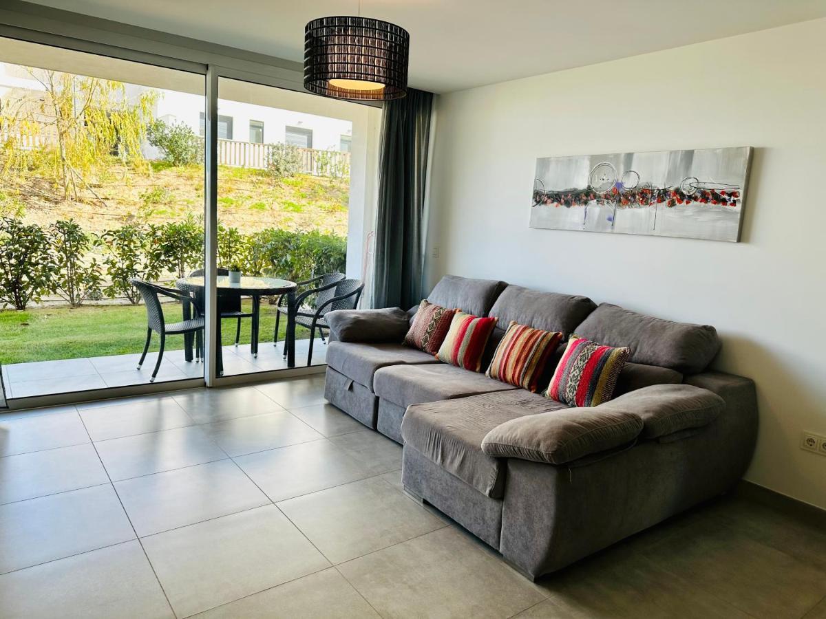 2-Bedroom-Apartment With A Terrace, Pool, Gym Málaga Esterno foto