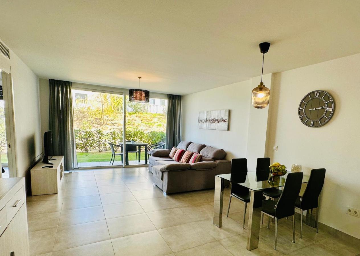 2-Bedroom-Apartment With A Terrace, Pool, Gym Málaga Esterno foto